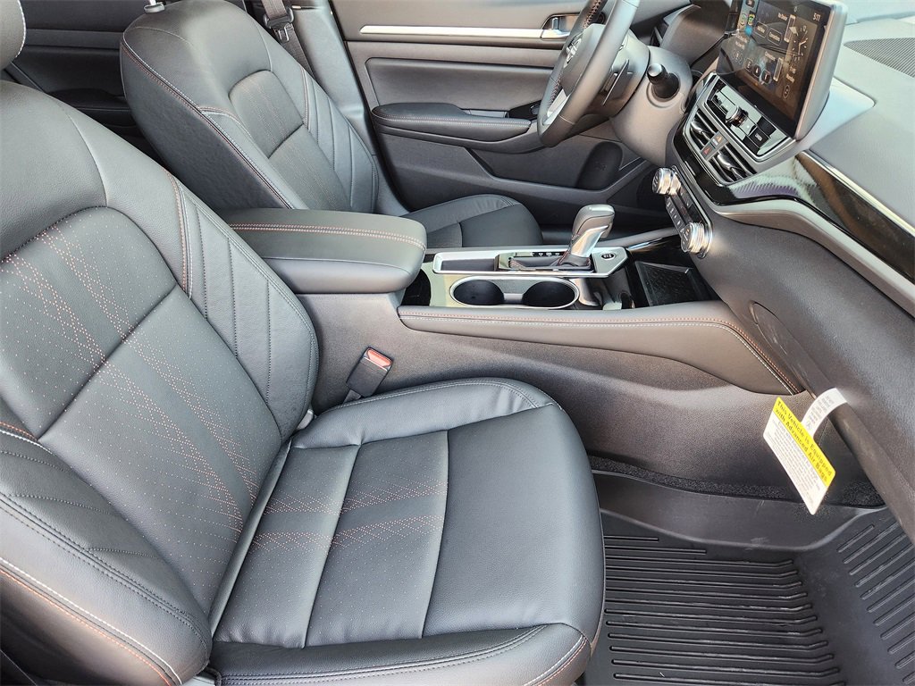New 2025 Nissan Altima 2.5 SR image 10