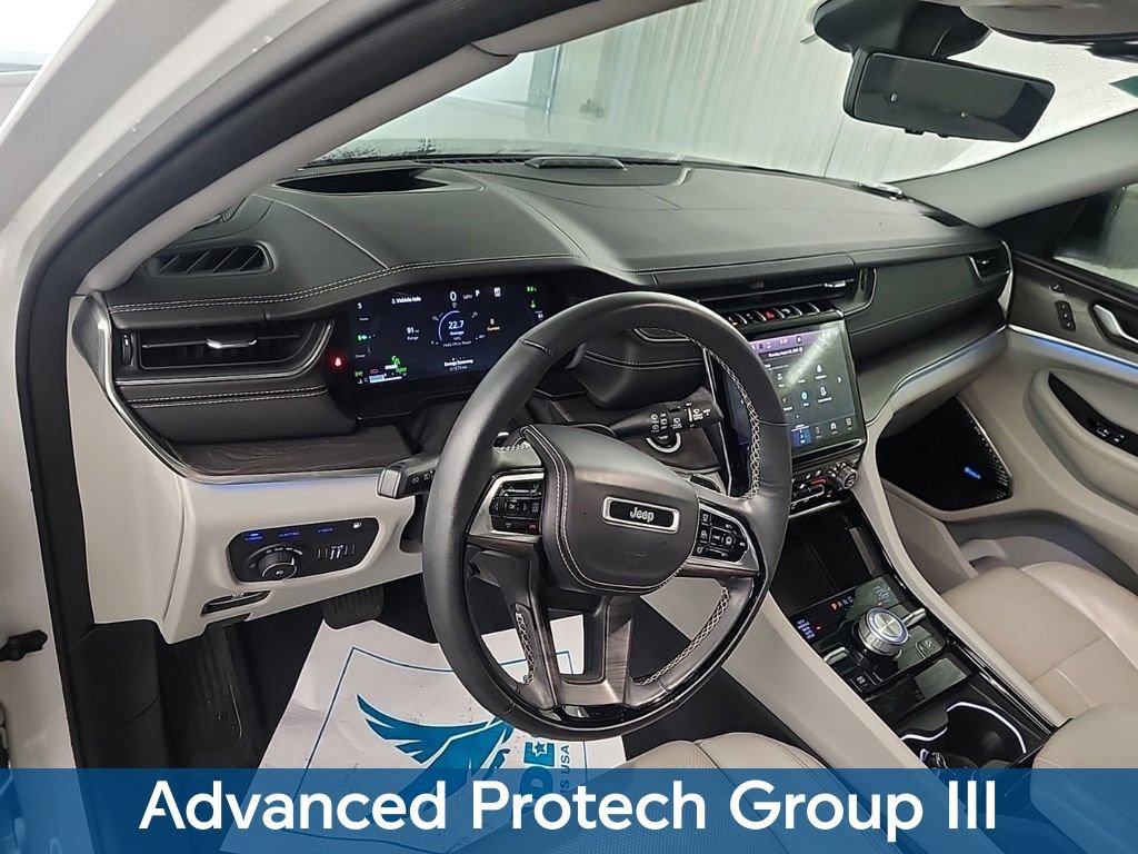 Used 2022 Jeep Grand Cherokee Overland w/ Advanced Protech Group III AWD/4WD image 8