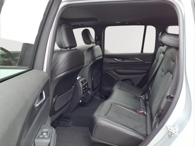 New 2025 Jeep Grand Cherokee 4WD image 10