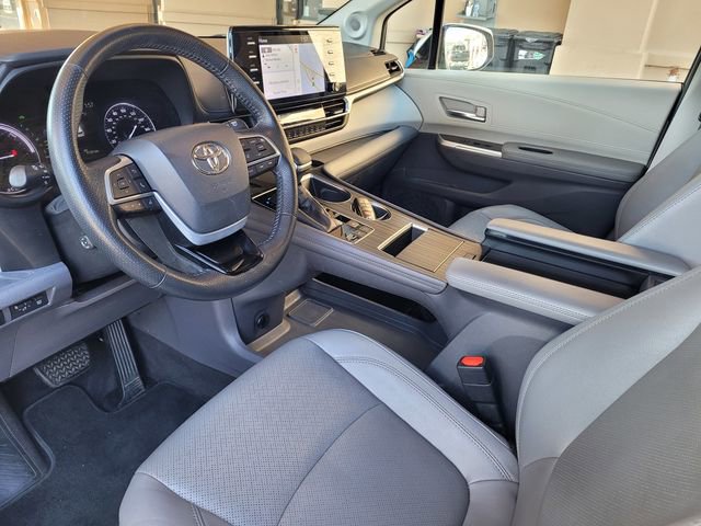 Certified 2021 Toyota Sienna Limited FWD image 12