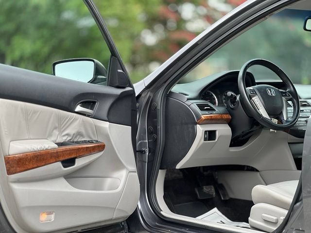Used 2011 Honda Accord EX-L image 9
