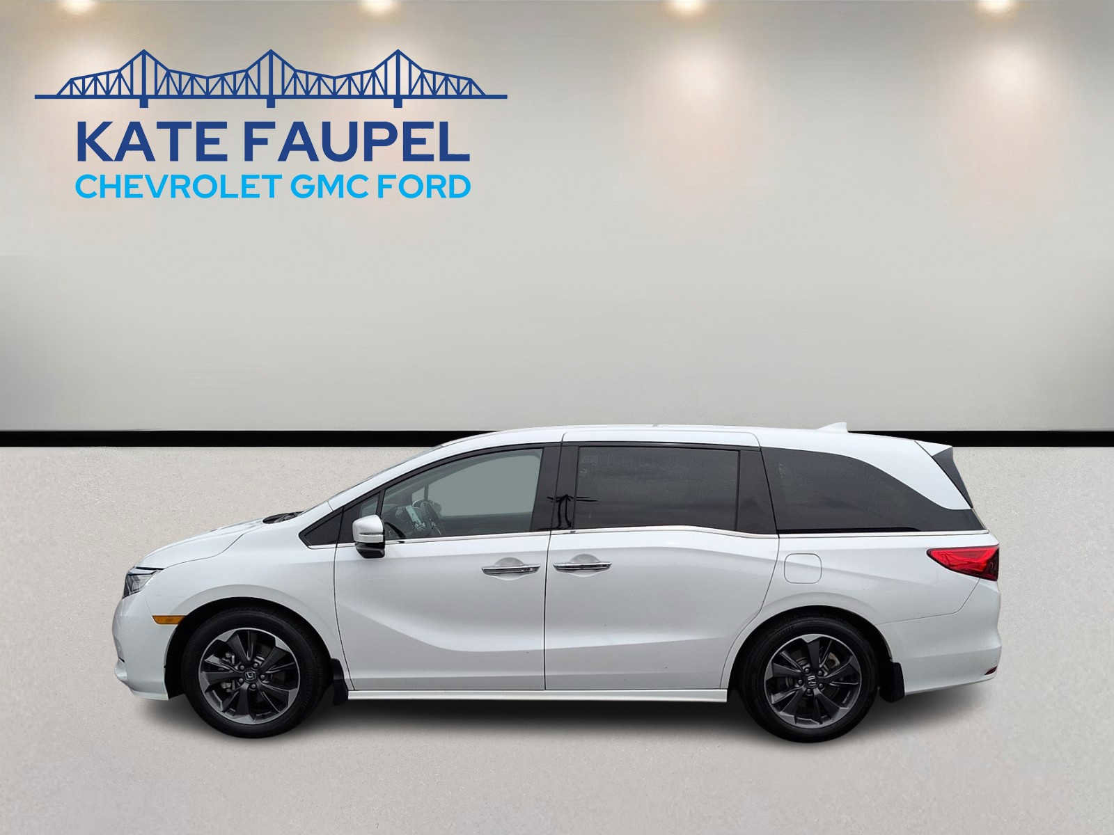 Used 2023 Honda Odyssey Elite image 4