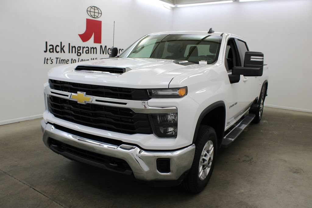 Used 2026 Chevrolet Silverado 2500 LT AWD/4WD image 2