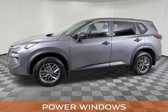 Used 2025 Nissan Rogue S image 11