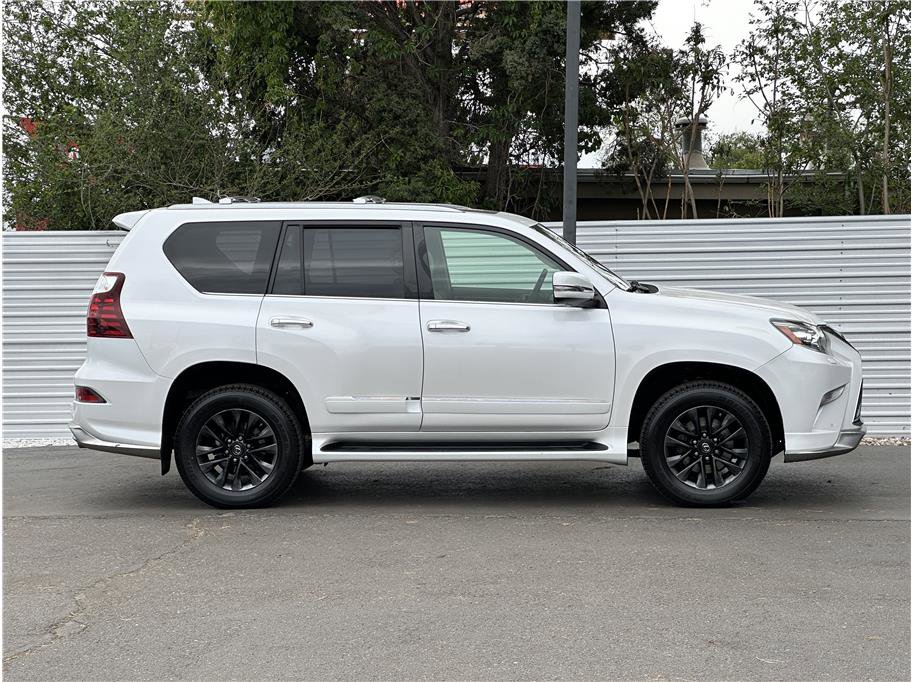Used 2017 Lexus GX 460 AWD/4WD image 9