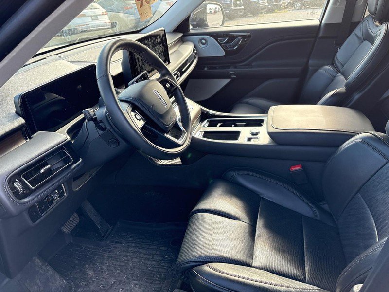 Used 2025 Lincoln Aviator Reserve w/ Luxury Package image 5