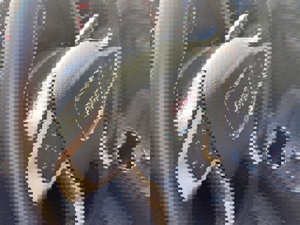 Used 2023 GMC Acadia Denali w/ Denali Ultimate Package image 15