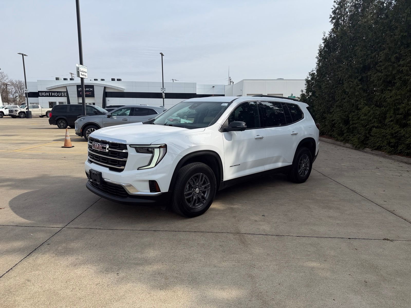 Used 2025 GMC Acadia Elevation AWD/4WD image 7