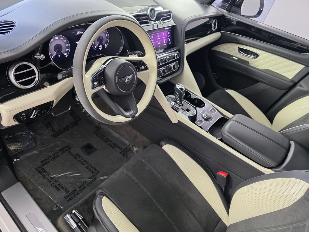 Used 2022 Bentley Bentayga AWD/4WD image 10