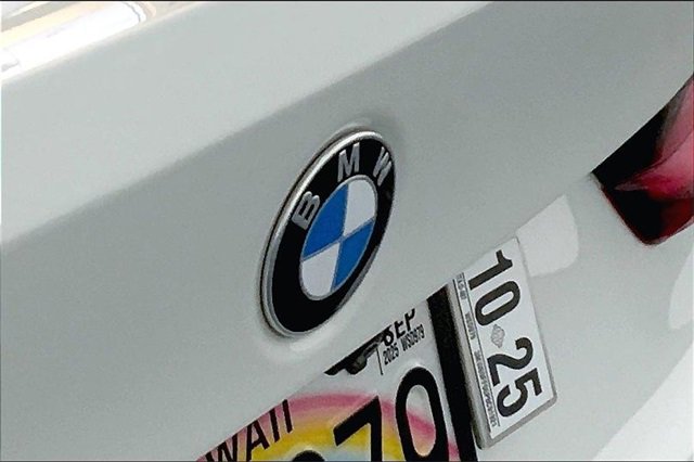 Used 2023 BMW 330i Sedan w/ Convenience Package image 23