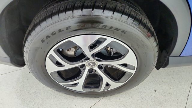 Used 2025 Mercedes-Benz GLC 350e 4MATIC image 59
