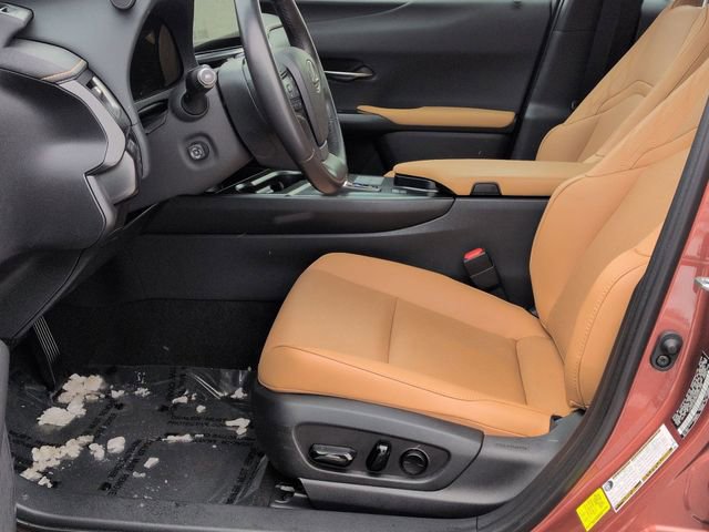 Used 2025 Lexus UX 300h AWD image 12