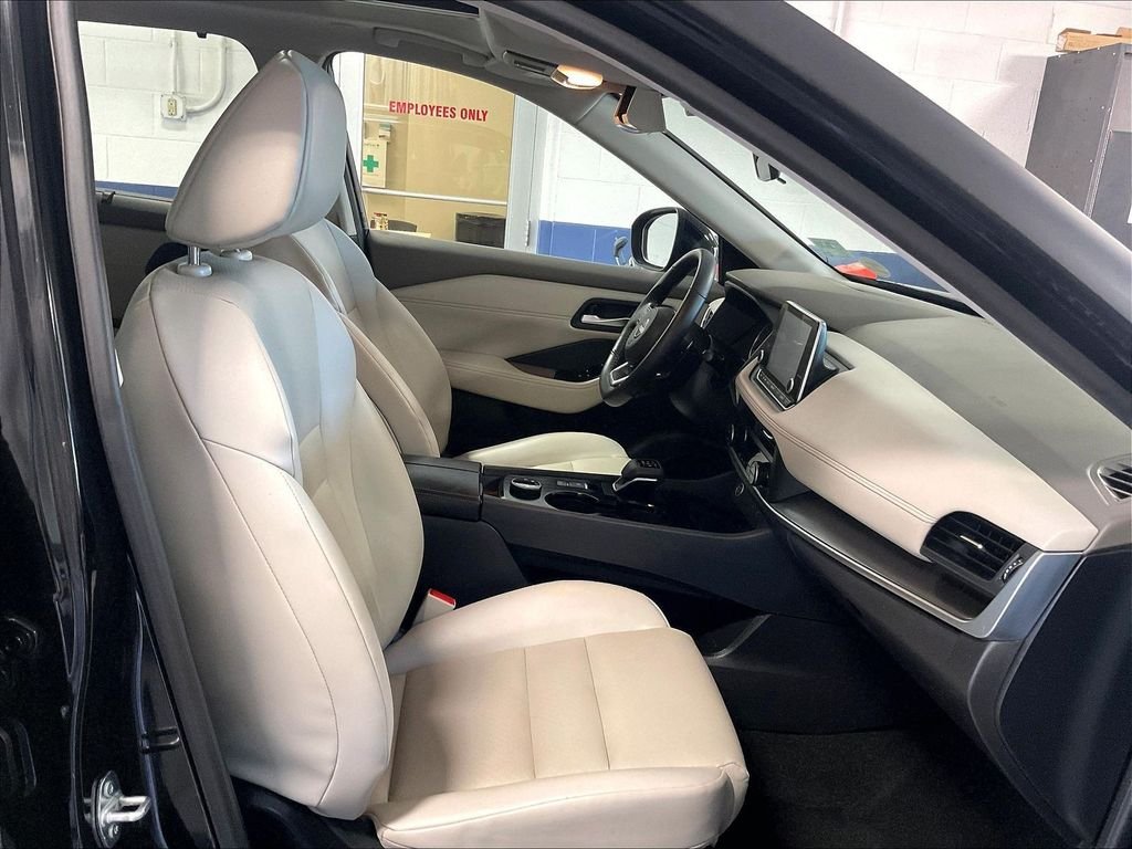 Certified 2023 Nissan Rogue SV w/ SV Premium B Package AWD/4WD image 11
