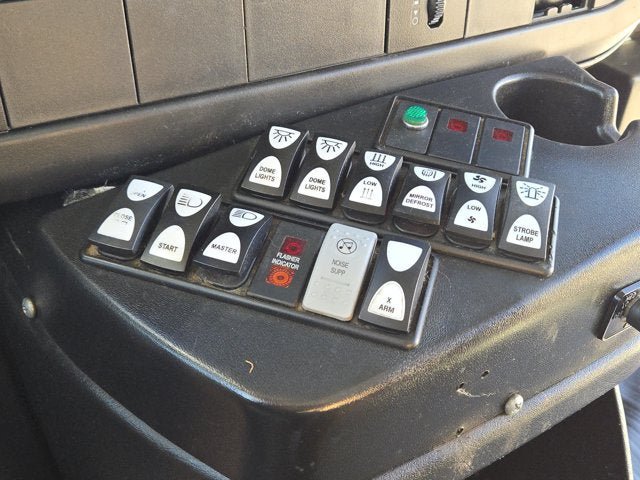 Used 2014 Chevrolet Express 4500 RWD image 19