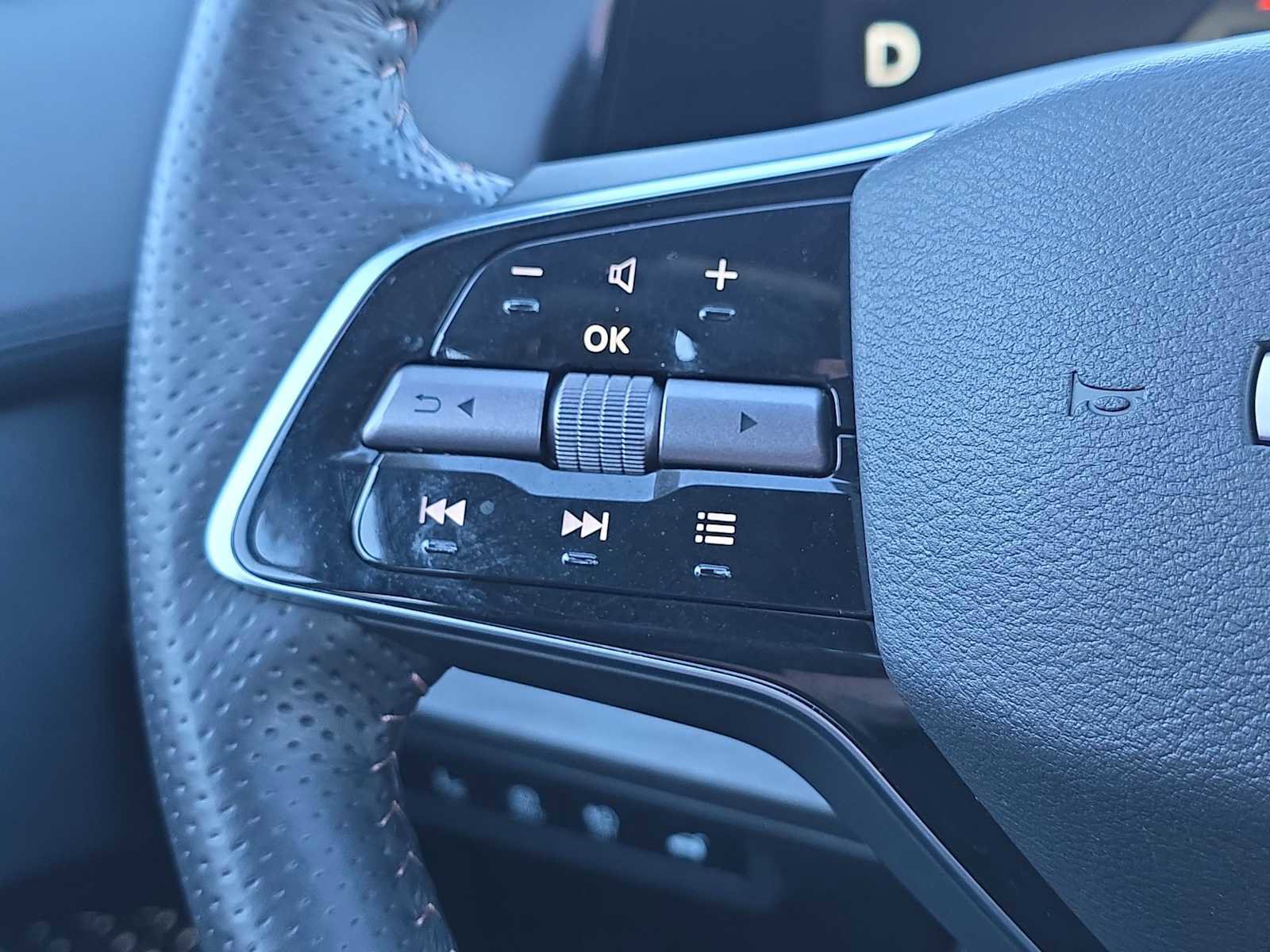 Used 2023 Nissan Ariya EMPOWER+ image 28