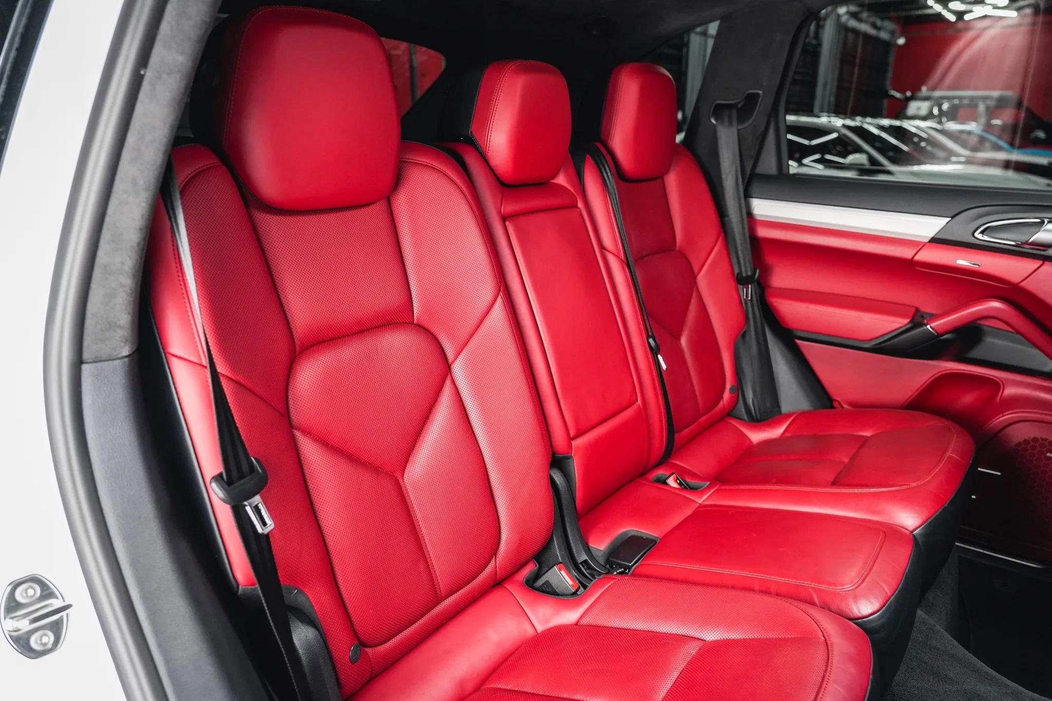 Used 2015 Porsche Cayenne Turbo image 56