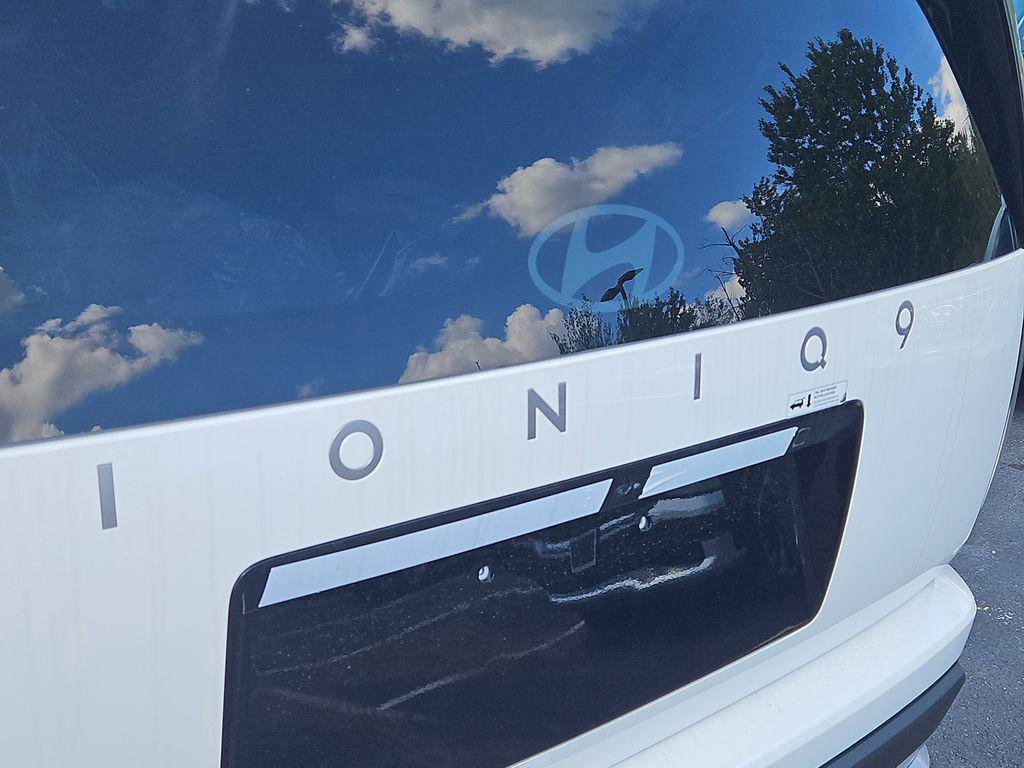 New 2026 Hyundai Ioniq 9 S image 3