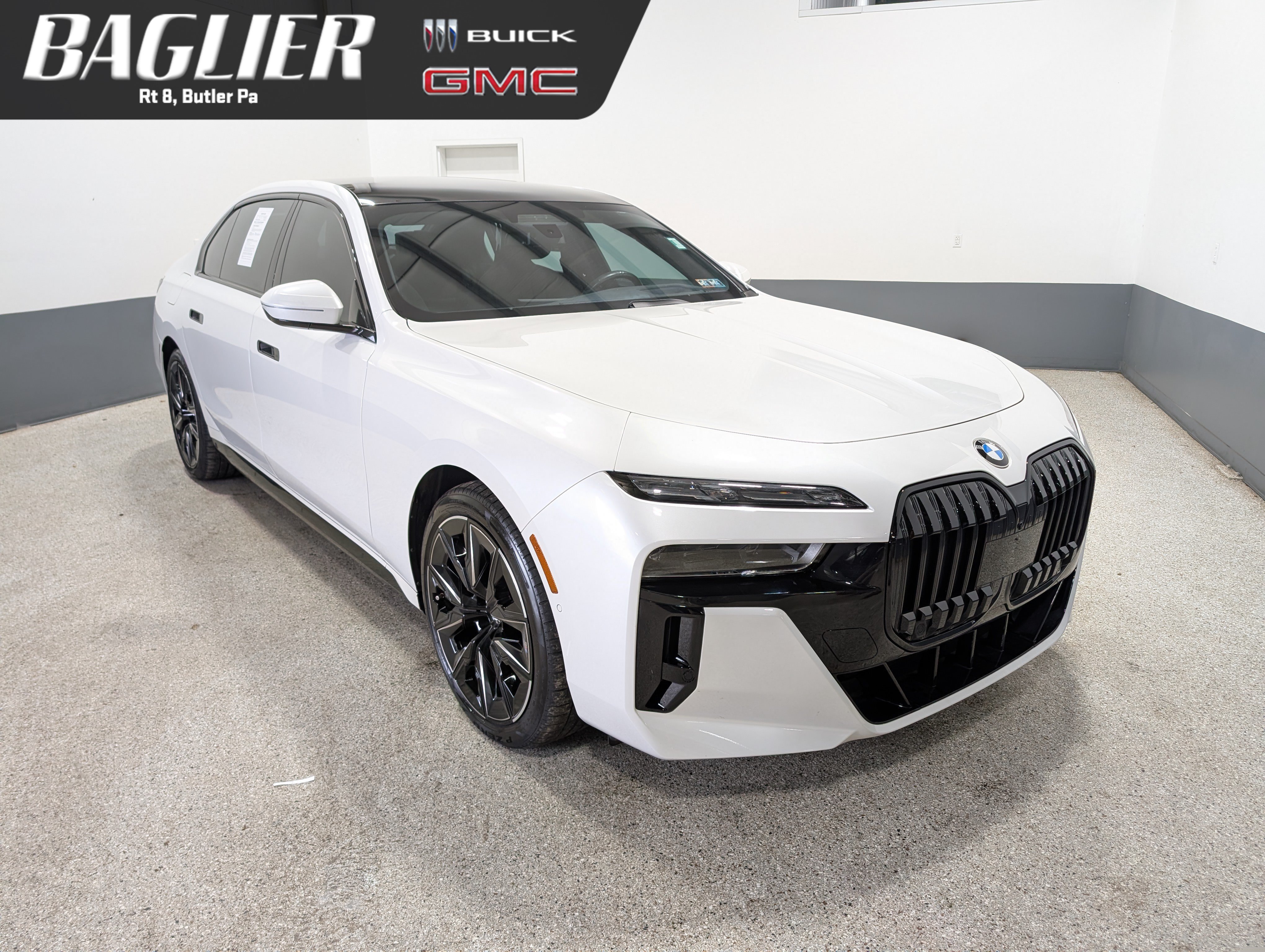 Used 2023 BMW 760i xDrive w/ Executive Package AWD/4WD image 1