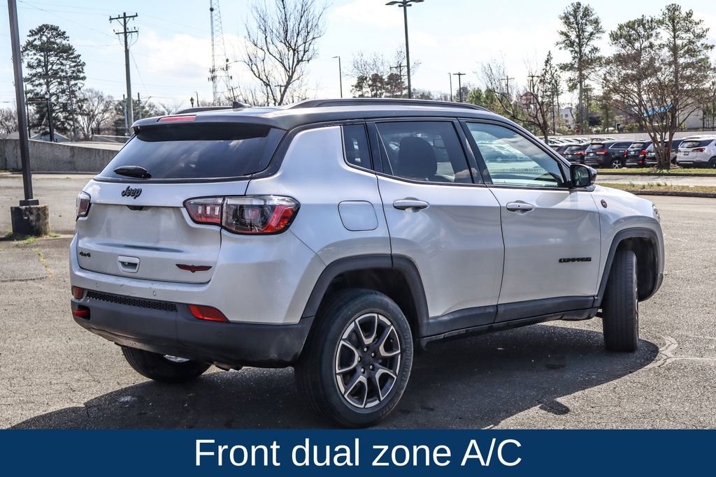 Used 2024 Jeep Compass Trailhawk image 8