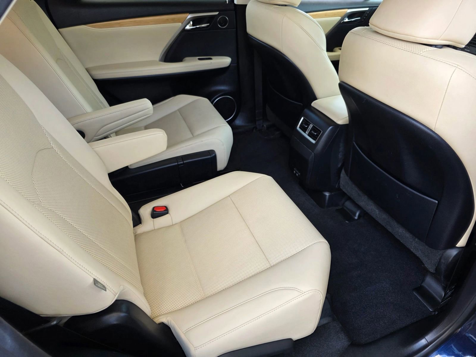 Used 2022 Lexus RX 350L Premium w/ Premium Package AWD/4WD image 32