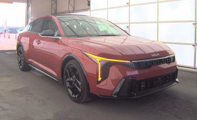 Used 2025 Kia K4 GT-Line Turbo image 3