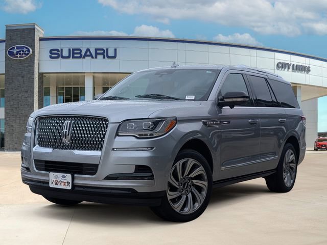 Used 2022 Lincoln Navigator Reserve image 1