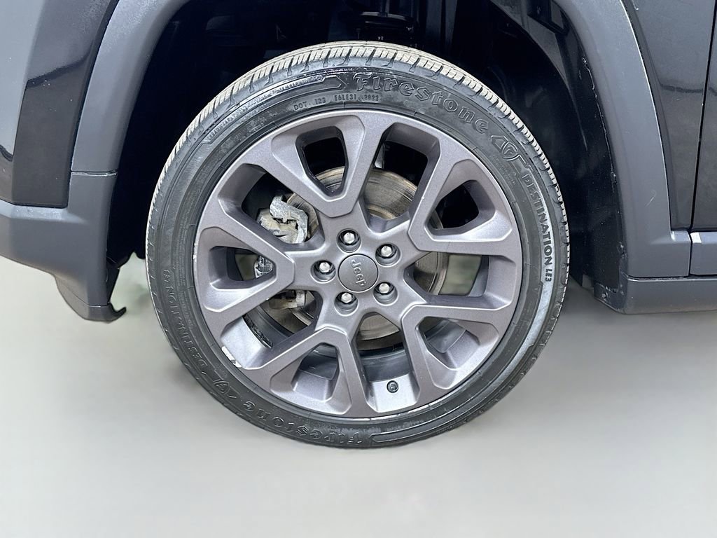 Used 2021 Jeep Compass Latitude w/ Sun and Sound Group AWD/4WD image 40