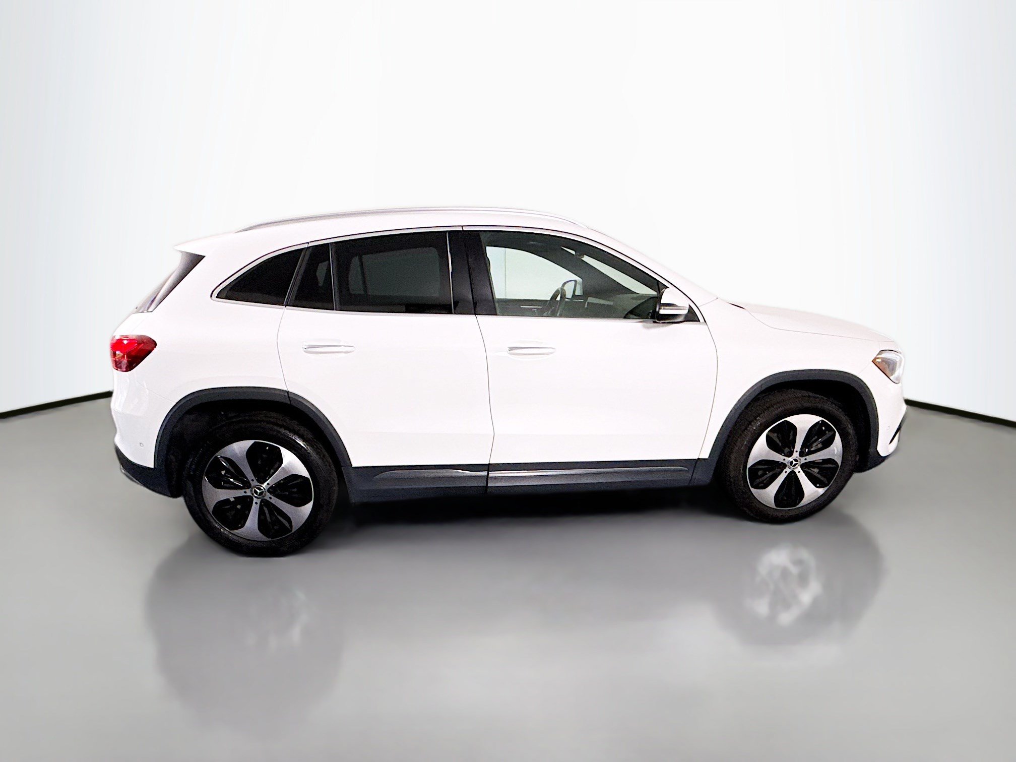 Used 2025 Mercedes-Benz GLA 250 image 11