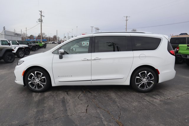 New 2026 Chrysler Pacifica Pinnacle image 21
