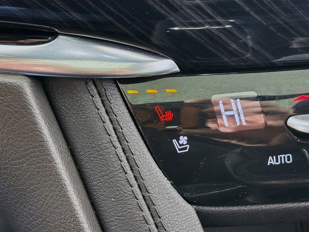 Used 2023 Cadillac XT6 Premium Luxury image 41