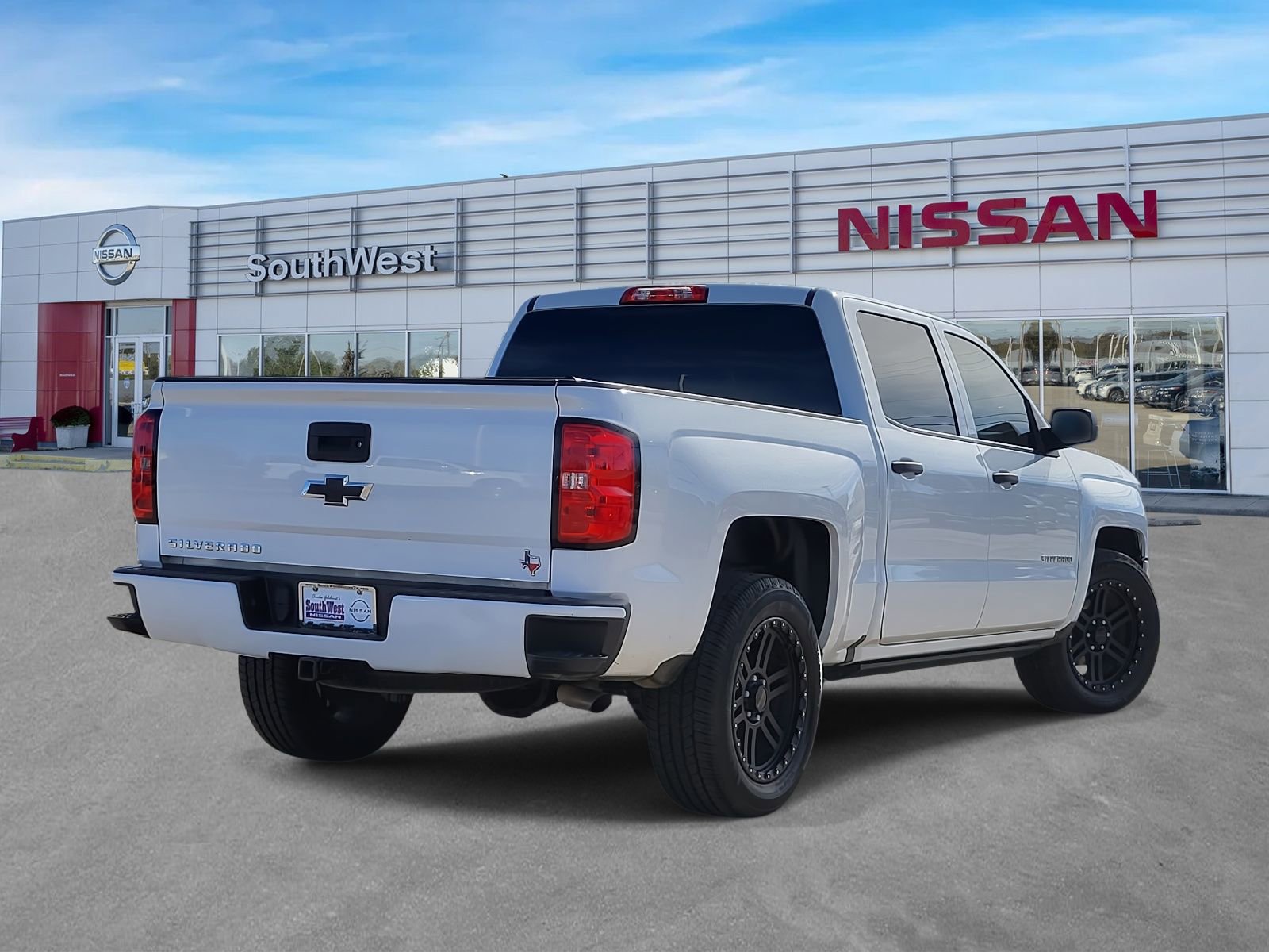 Used 2018 Chevrolet Silverado 1500 Custom w/ Custom Value Package image 7