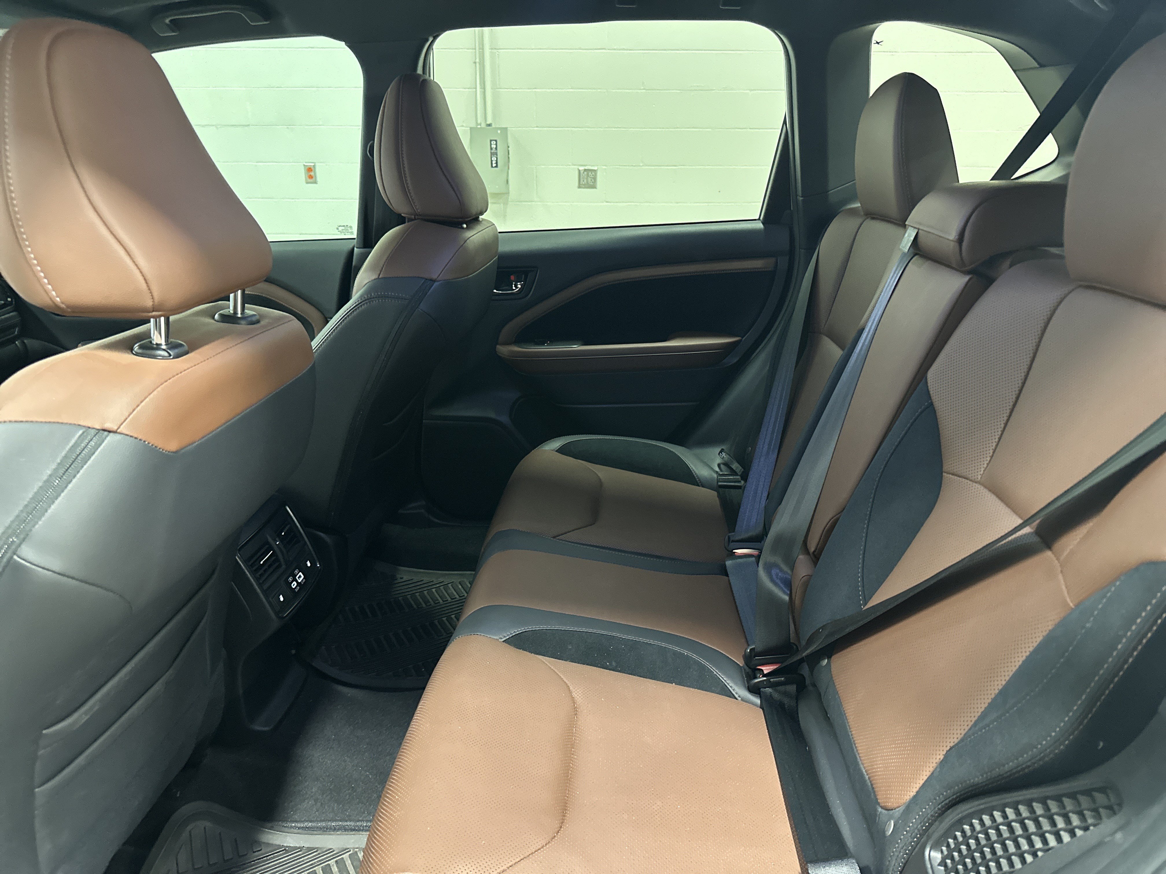 Used 2025 Subaru Forester Touring AWD/4WD image 31