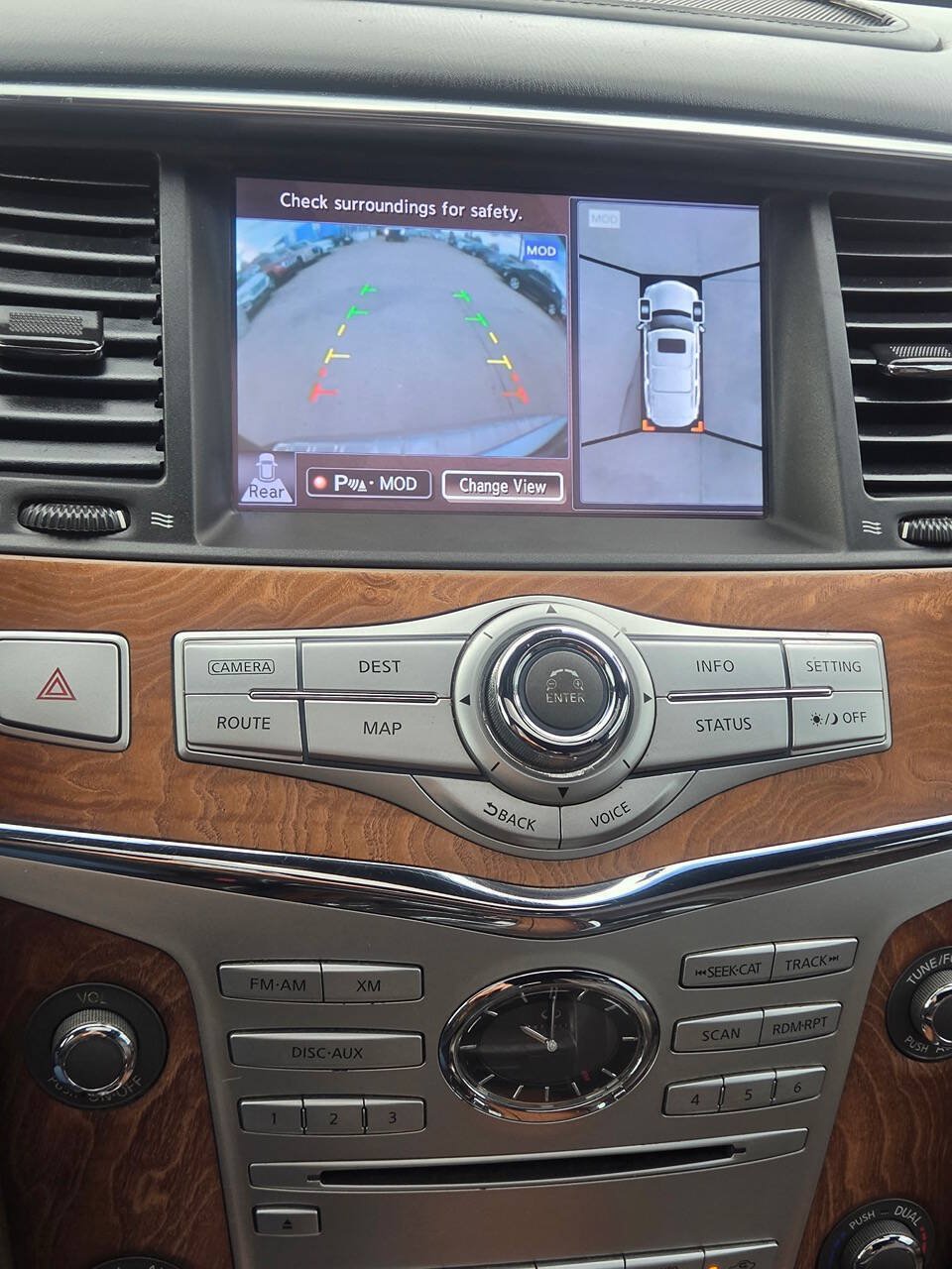 Used 2017 INFINITI QX80 Limited AWD/4WD image 10