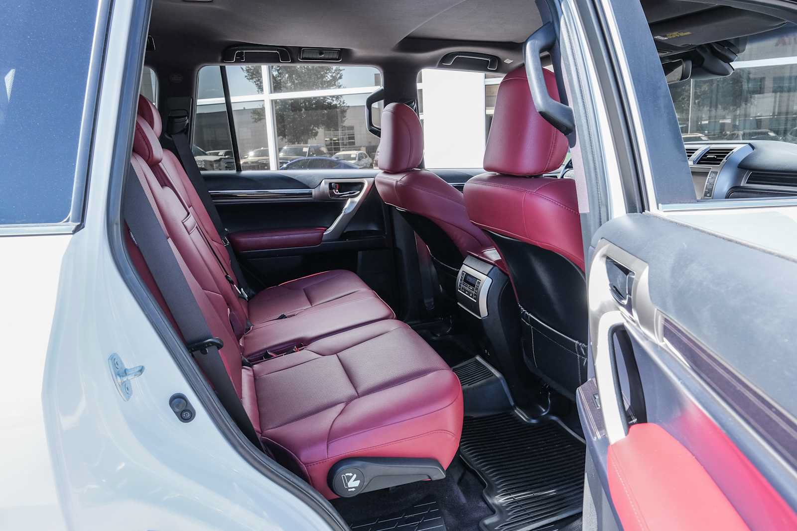 Used 2021 Lexus GX 460 Premium w/ Premium Package AWD/4WD image 32