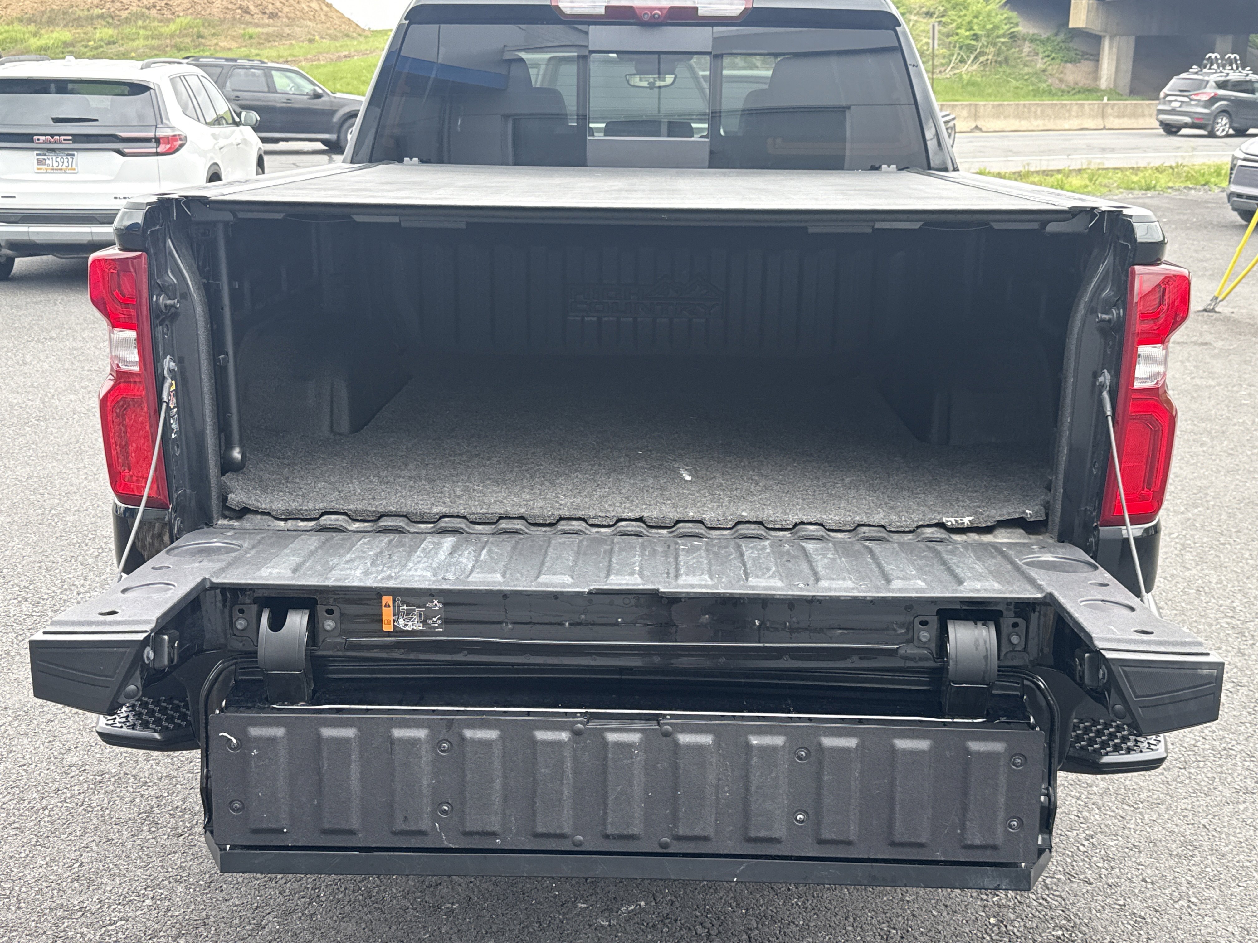 Used 2024 Chevrolet Silverado 1500 High Country w/ High Country Premium Package AWD/4WD image 5