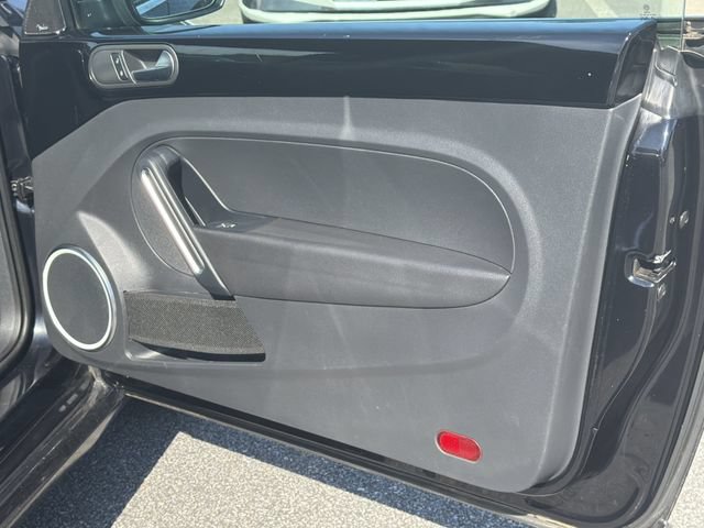 Used 2013 Volkswagen Beetle 2.0T FWD image 16