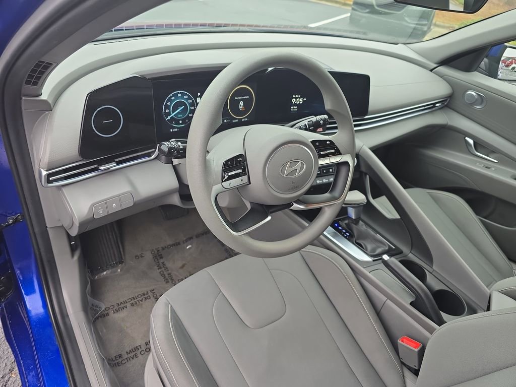Used 2024 Hyundai Elantra SEL image 15