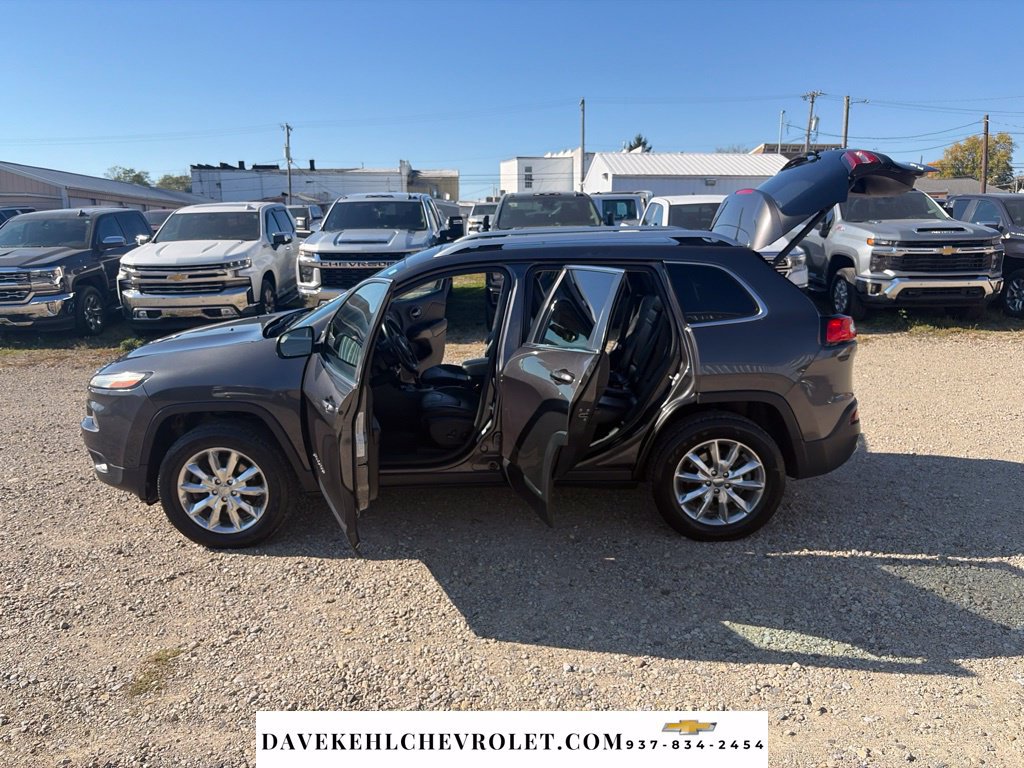 Used 2015 Jeep Cherokee Limited w/ Luxury Group AWD/4WD image 26