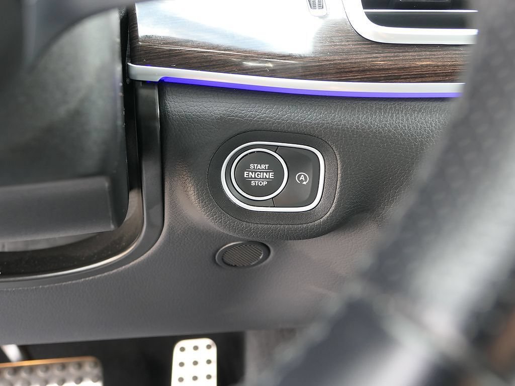 Used 2025 Mercedes-Benz GLS 450 4MATIC image 16