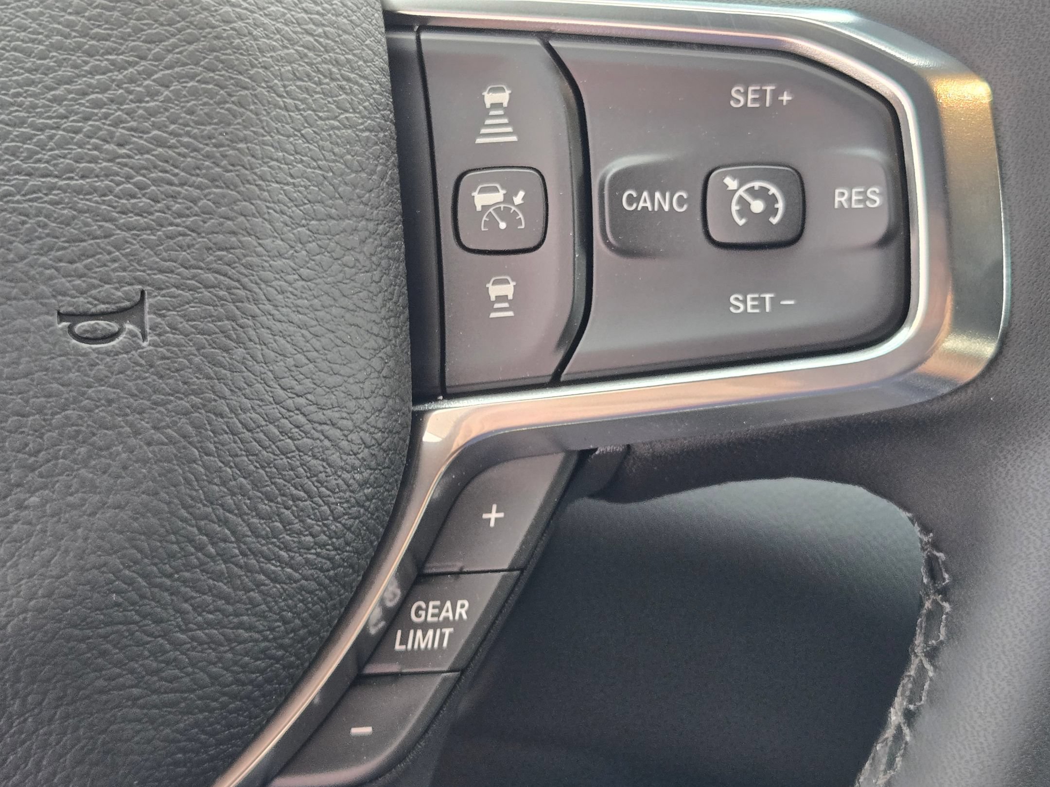 New 2026 RAM 2500 Laramie w/ Night Edition AWD/4WD image 26