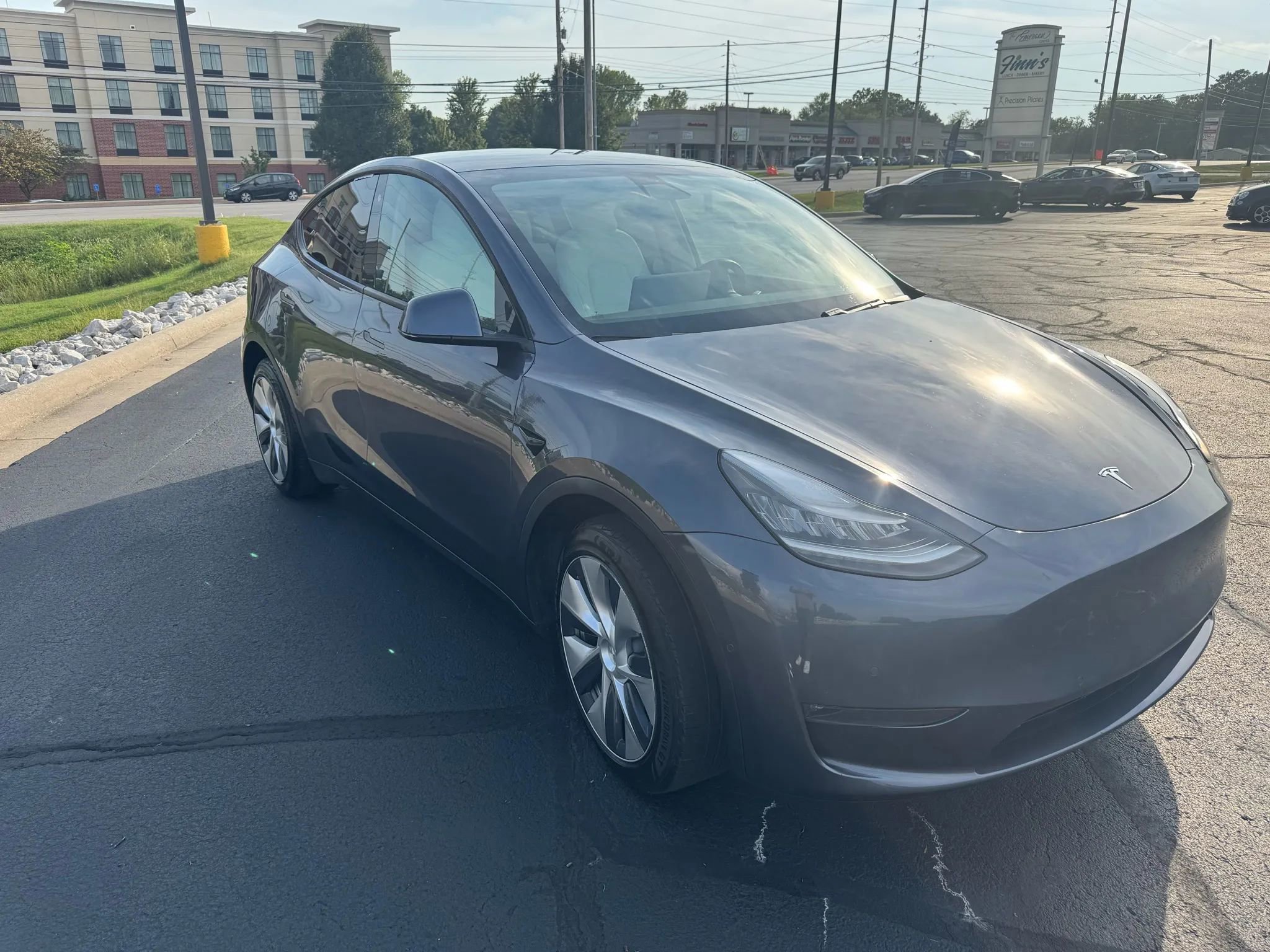 Used 2020 Tesla Model Y Long Range image 4