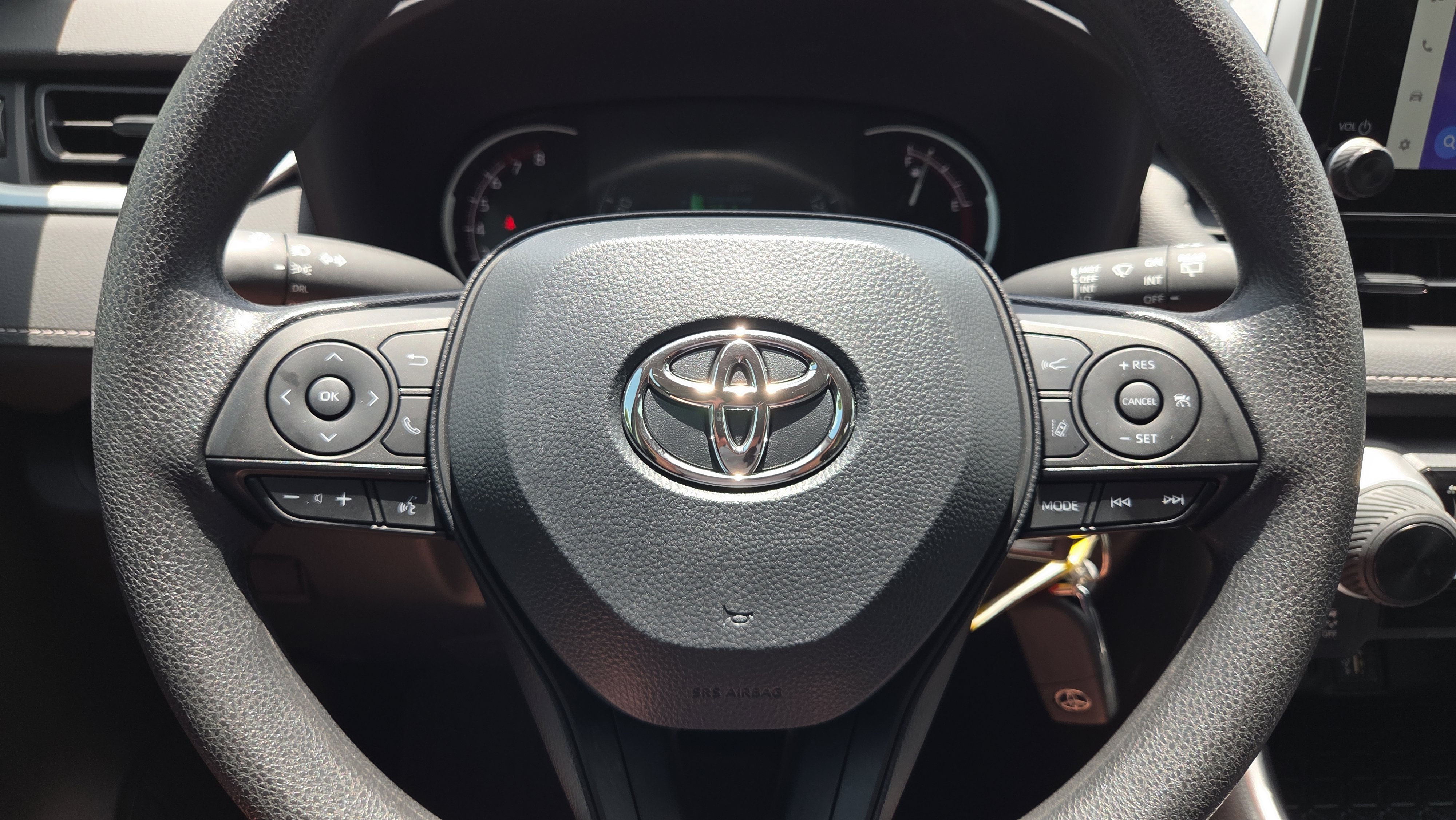 Certified 2025 Toyota RAV4 LE FWD image 26