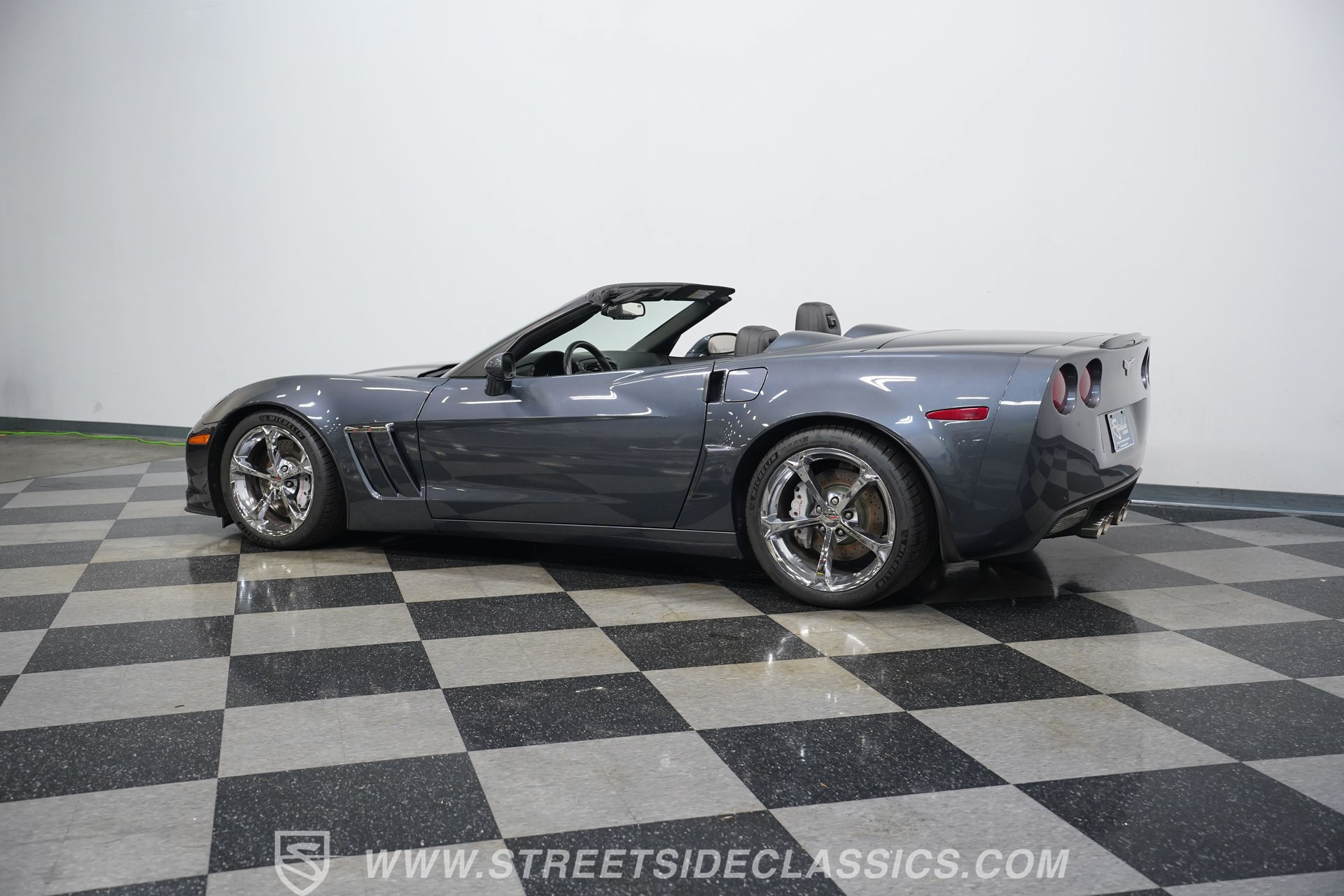 Used 2012 Chevrolet Corvette Grand Sport w/ 3LT Preferred Equipment Group RWD image 9
