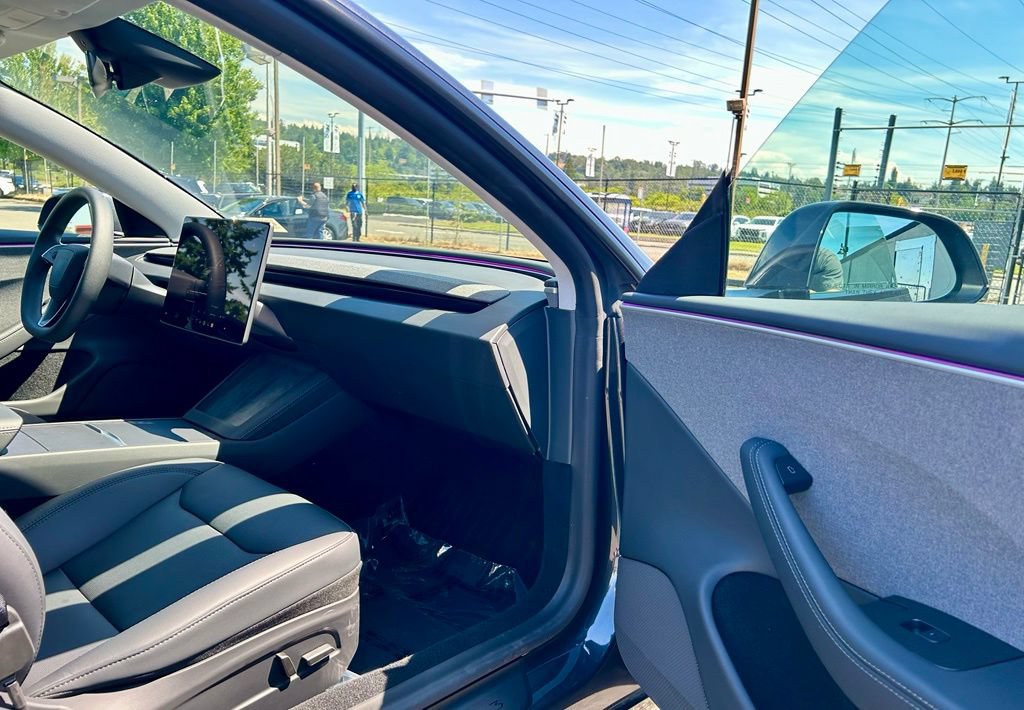 Used 2024 Tesla Model 3 Standard Range RWD image 15