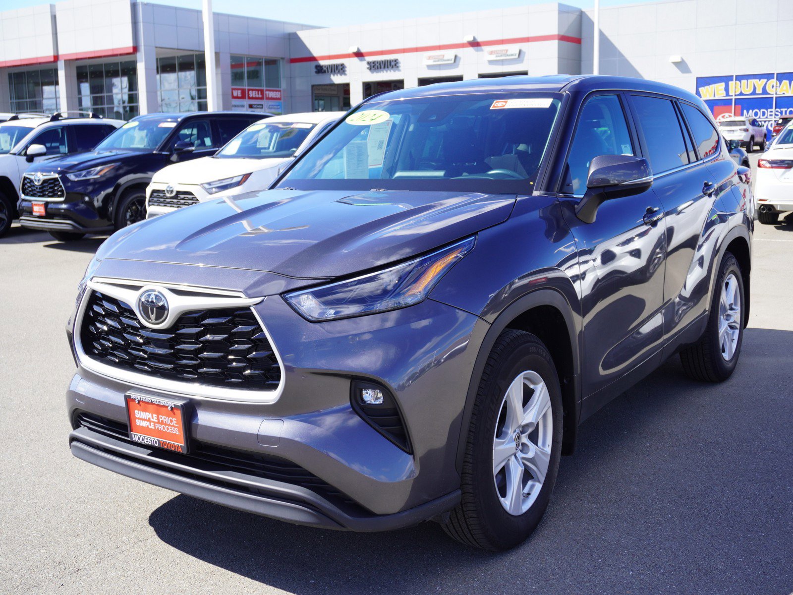 Used 2024 Toyota Highlander LE image 7