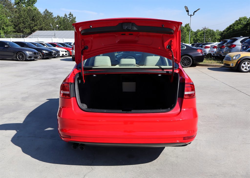 Used 2015 Volkswagen Jetta TDI SE FWD image 33