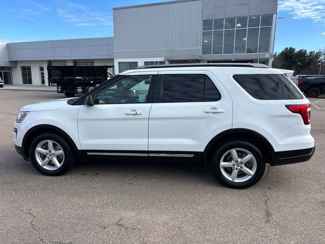 Used 2018 Ford Explorer XLT image 6