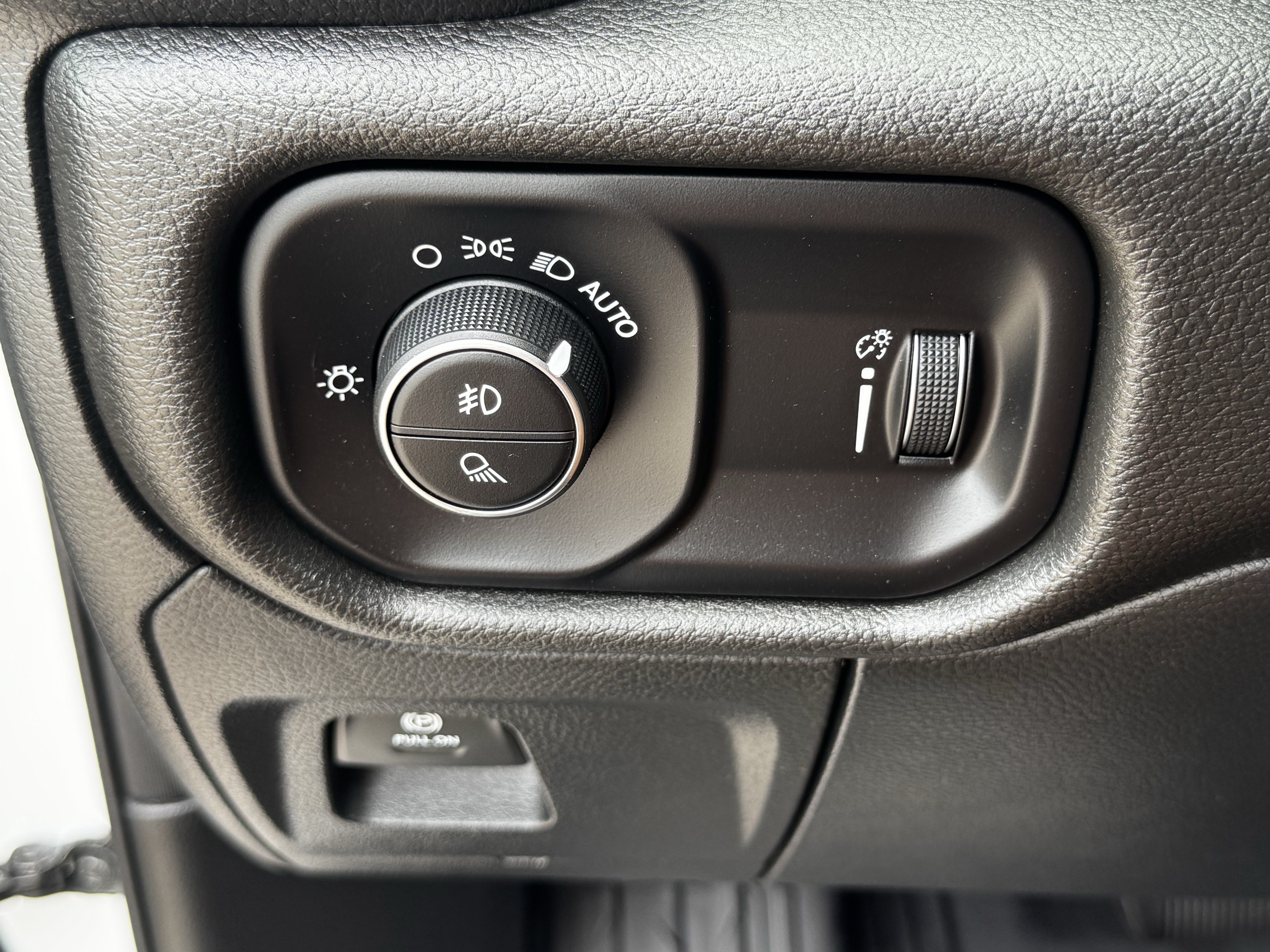 Used 2025 RAM 1500 Big Horn AWD/4WD image 25