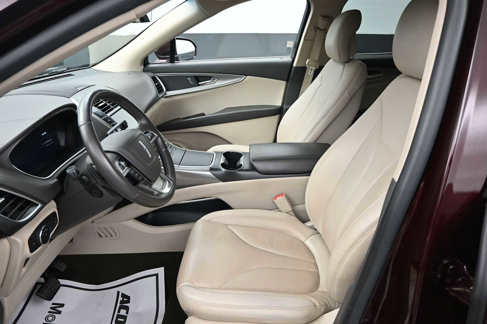 Used 2019 Lincoln Nautilus Select AWD/4WD image 19