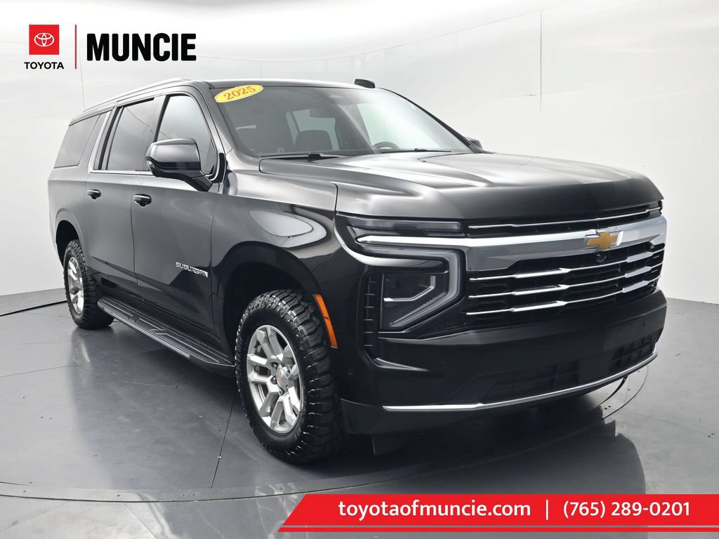 Used 2025 Chevrolet Suburban LT AWD/4WD image 1